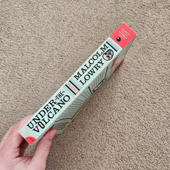 4/$40 Under the Volcano: A Novel by Malcolm Lowry - Paperback - Picture 3 of 5